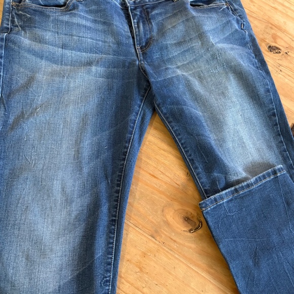 Women’s jeans & Shorts - Picture 3 of 9